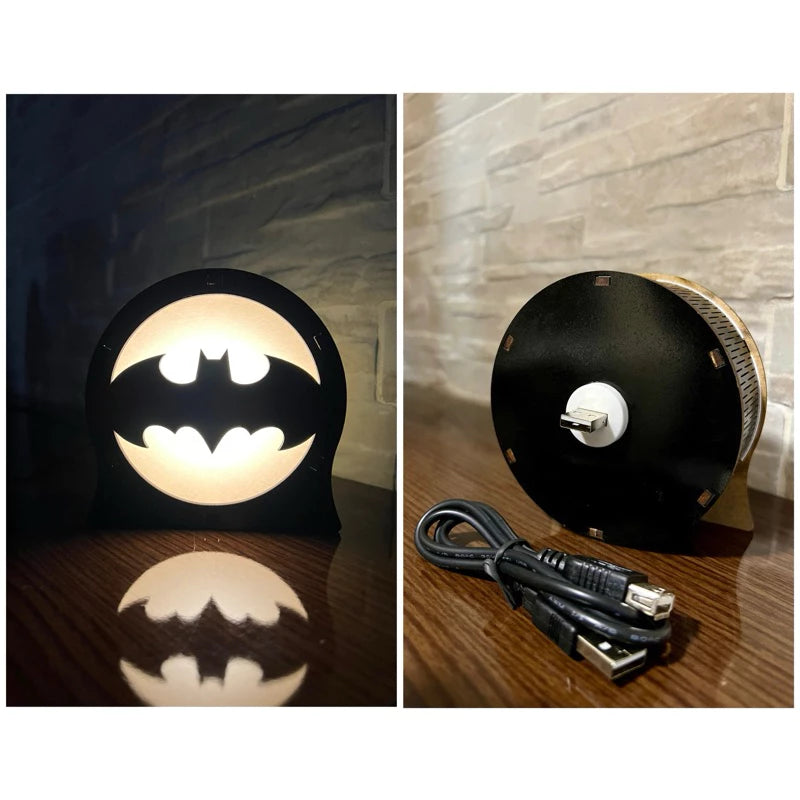 Luminária Geek Batman / Com Luz de Led e cabo USB